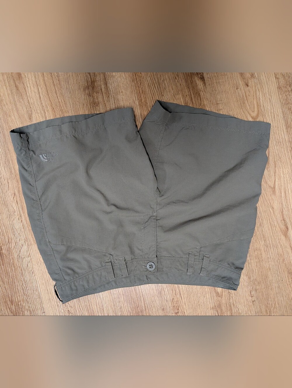 The North Face Women's Size 8 Olive Hiking Trail Cargo Outdoor Shorts